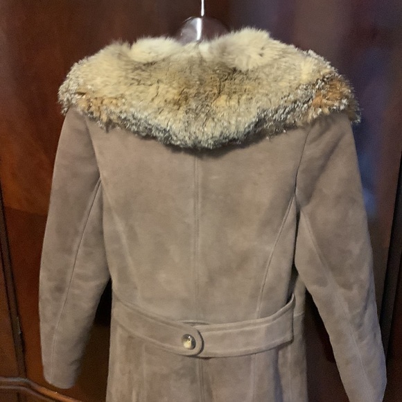 Jeno de Paris Shearling Coat w Genuine Fur Collar - Picture 4 of 16